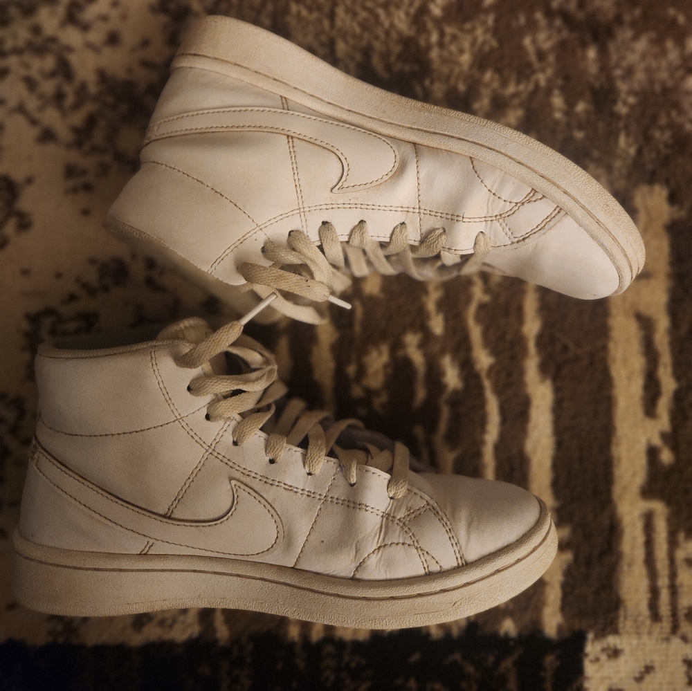 Nike Court Royale 2 MidWomen's Shoes - Picture 2 of 5
